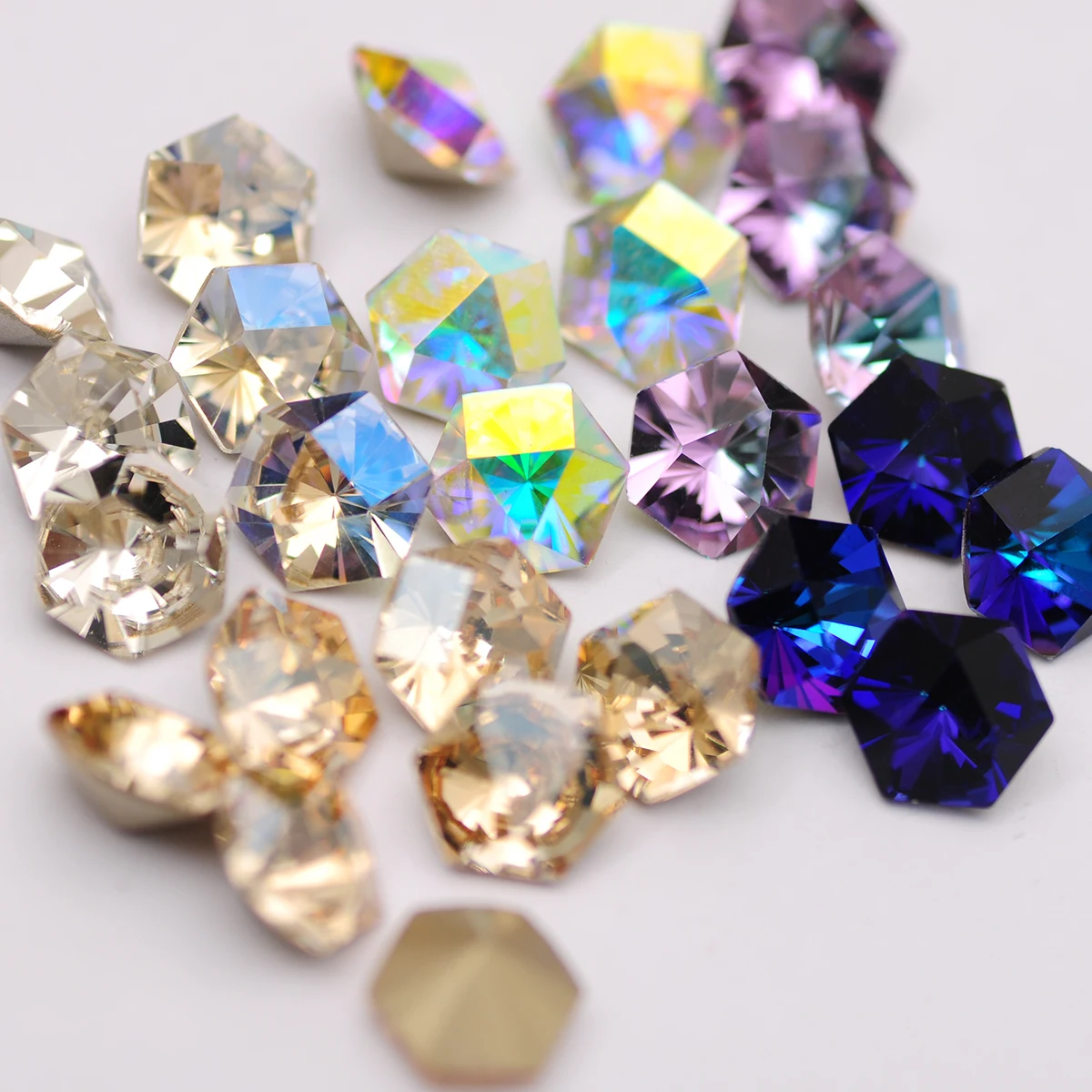 YANRUO 2021, новинка, 4699-калейдоскоп, шестигранные Необычные камни, острые Стразы со стеклом, без свинца, современные кристаллы, сделай сам, плать...
YANRUO 2021, новинка, 4699-калейдоскоп, шестигранные Необычные камни, острые Стразы со стеклом, без свинца, современные кристаллы, сделай сам, плать...