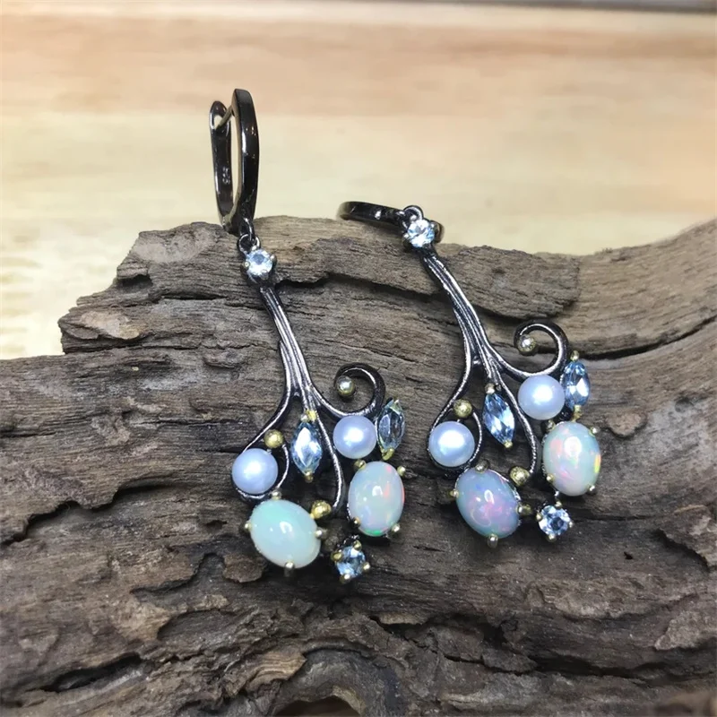 Retro Oval Inlaid with Colored Stones Drop Women Earrings Minimalist Personality Black Color Hollow Dangle Earrings
Retro Oval Inlaid with Colored Stones Drop Women Earrings Minimalist Personality Black Color Hollow Dangle Earrings