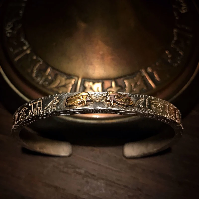 Новый дизайн, ретро-браслет с имитацией глаз святых, трендовые модные аксессуары для мужчин и женщин, ювелирные изделия
Новый дизайн, ретро-браслет с имитацией глаз святых, трендовые модные аксессуары для мужчин и женщин, ювелирные изделия