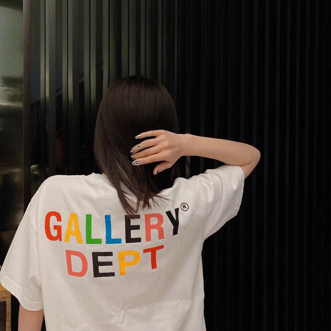 Gallery dept short sleeve correct version washed old American Retro High Street half sleeve vintage fashion T-shirt
Gallery dept short sleeve correct version washed old American Retro High Street half sleeve vintage fashion T-shirt