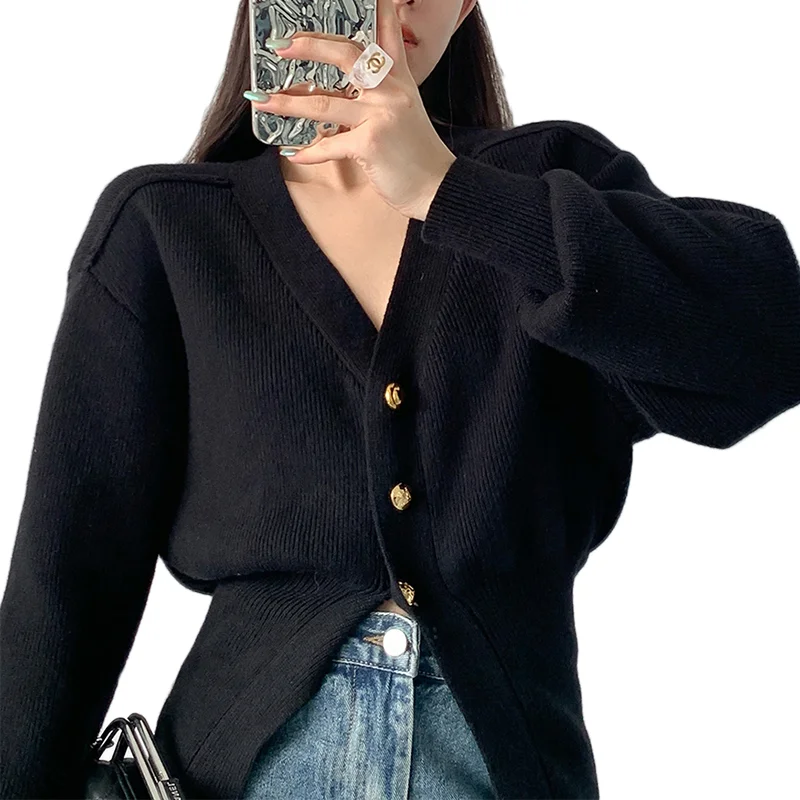 2023 New Early Spring New Top Black Sweater Coat Women's Fashion Casual Korean Series Short V-neck Knitted Cardigan
2023 New Early Spring New Top Black Sweater Coat Women's Fashion Casual Korean Series Short V-neck Knitted Cardigan