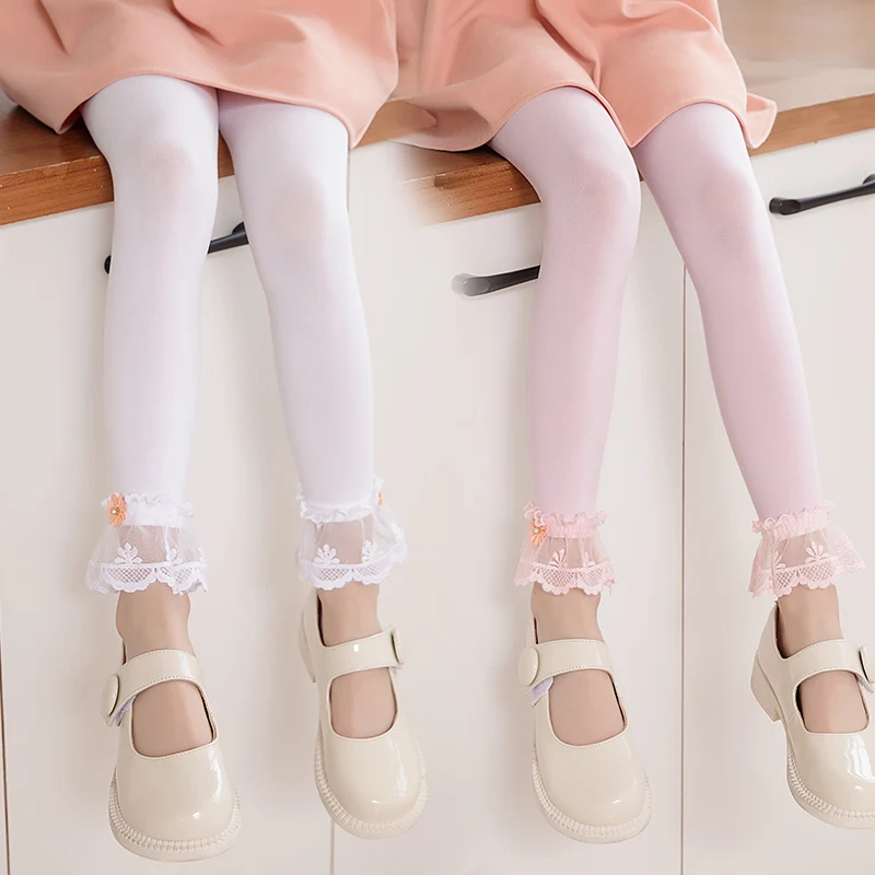 Summer girls flowers lace velvet nine-point pants children princess outer wear leggings Western style Korean version baby tights
Summer girls flowers lace velvet nine-point pants children princess outer wear leggings Western style Korean version baby tights