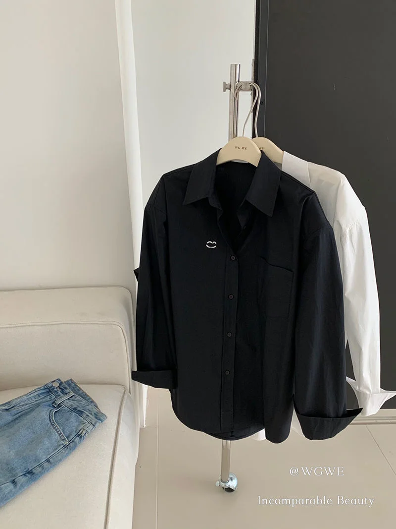 Белая рубашка с длинным рукавом, простая свободная летняя однотонная Повседневная рубашка с отворотом и вышивкой смайликом
Белая рубашка с длинным рукавом, простая свободная летняя однотонная Повседневная рубашка с отворотом и вышивкой смайликом