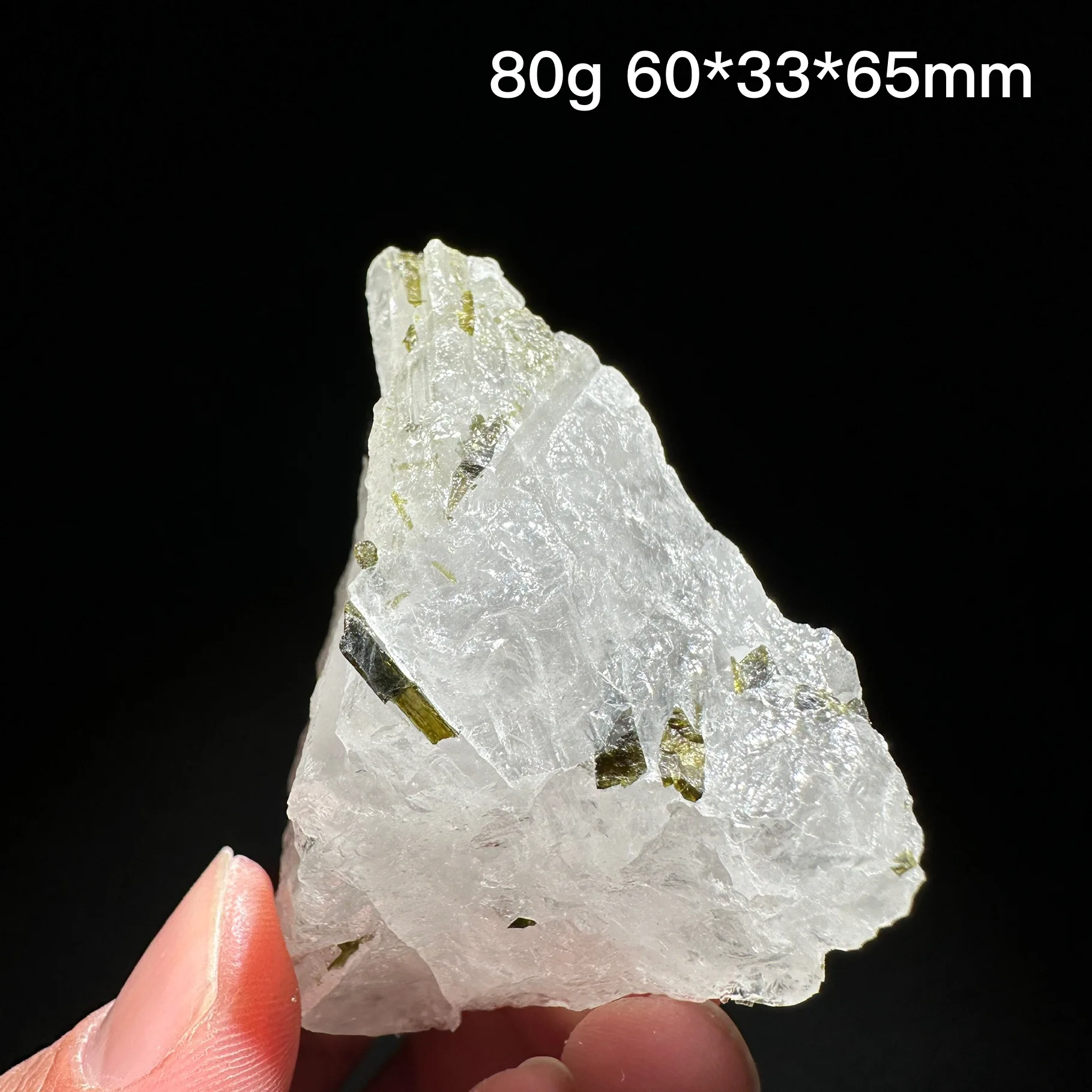 Зеленый турмалин, натуральный кристалл
Зеленый турмалин, натуральный кристалл