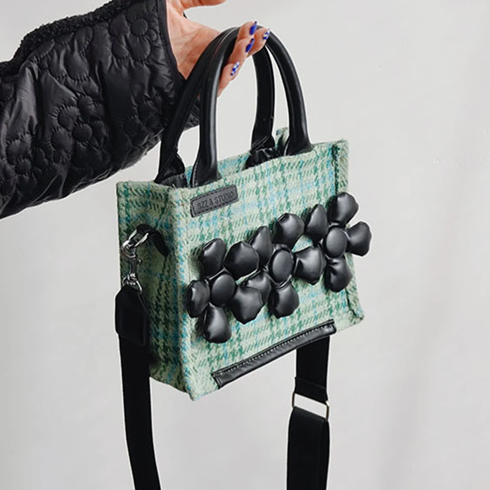 Brands Woolen Shoulder Bag Designer Flower Plaid Tote Women Handbags Small Wide Strap Crossbody Bags for Women Shopper Purses 
Brands Woolen Shoulder Bag Designer Flower Plaid Tote Women Handbags Small Wide Strap Crossbody Bags for Women Shopper Purses