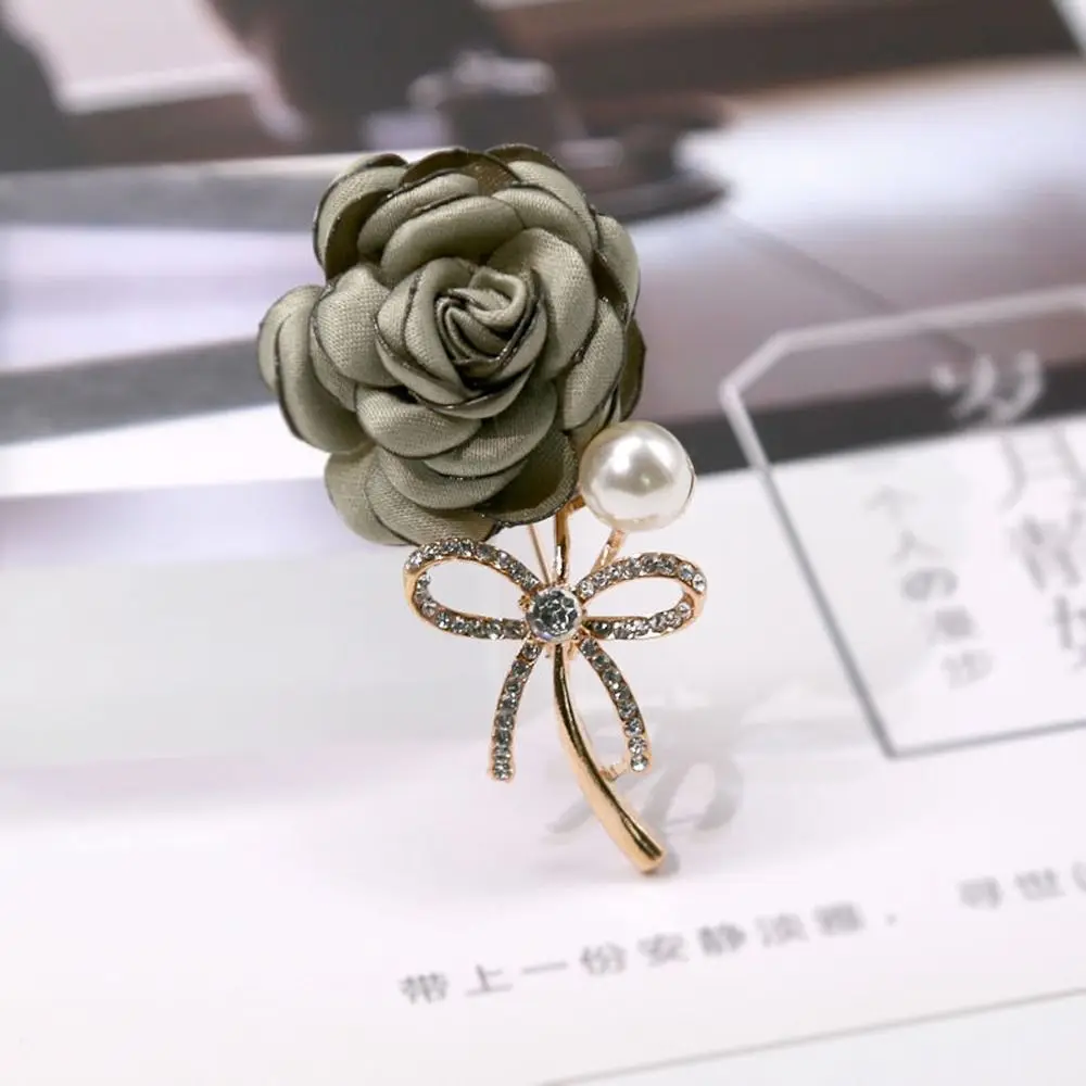 Elegant Rose Flower Sweater Pin Rhinestone Fabric Pearl Clothing Accessory Vintage Brooch Women Brooch Fashion Jewelry
Elegant Rose Flower Sweater Pin Rhinestone Fabric Pearl Clothing Accessory Vintage Brooch Women Brooch Fashion Jewelry