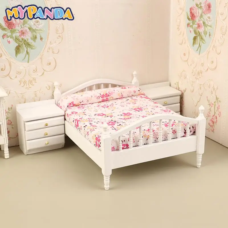 1Set Dollhouse Miniature European Double Bed Bedside Table Furniture Home Model Decor Toy Doll House Accessories
1Set Dollhouse Miniature European Double Bed Bedside Table Furniture Home Model Decor Toy Doll House Accessories