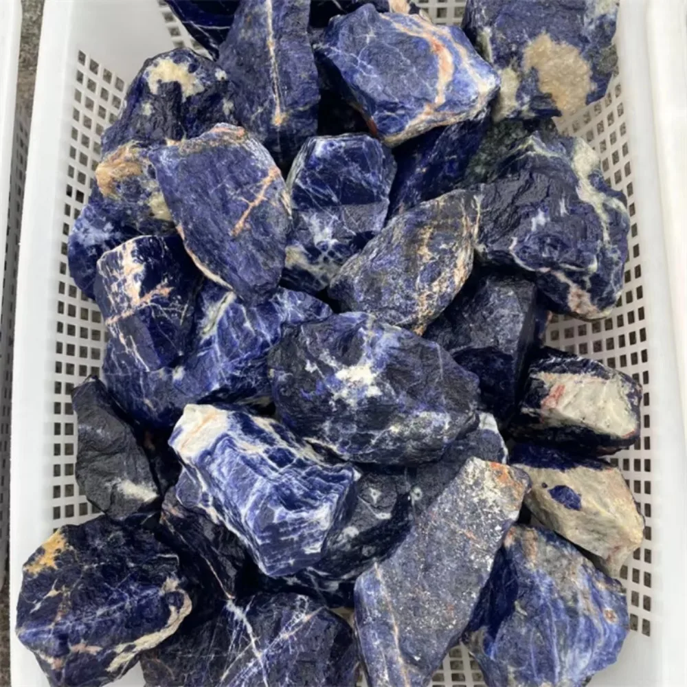 Синий содалит, грубый кристалл кварца
Синий содалит, грубый кристалл кварца