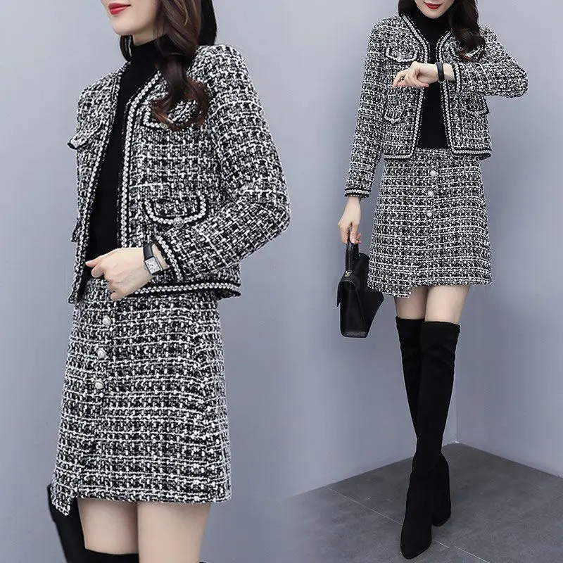 Women's Dreess Sets 2023 Spring and Autumn New Office Lady's Korean Fashion Tweed Small Fragrance Jacket Two-piece Trend Suit
Women's Dreess Sets 2023 Spring and Autumn New Office Lady's Korean Fashion Tweed Small Fragrance Jacket Two-piece Trend Suit
