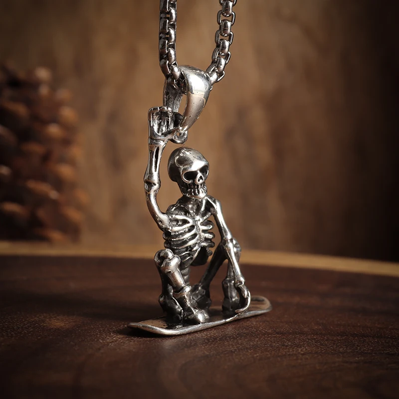 New Gothic Creative Skateboard Skull Pendant Necklace for Men and Women Unique Hip Hop Skateboard Lovers Jewelry Necklace Gift
New Gothic Creative Skateboard Skull Pendant Necklace for Men and Women Unique Hip Hop Skateboard Lovers Jewelry Necklace Gift