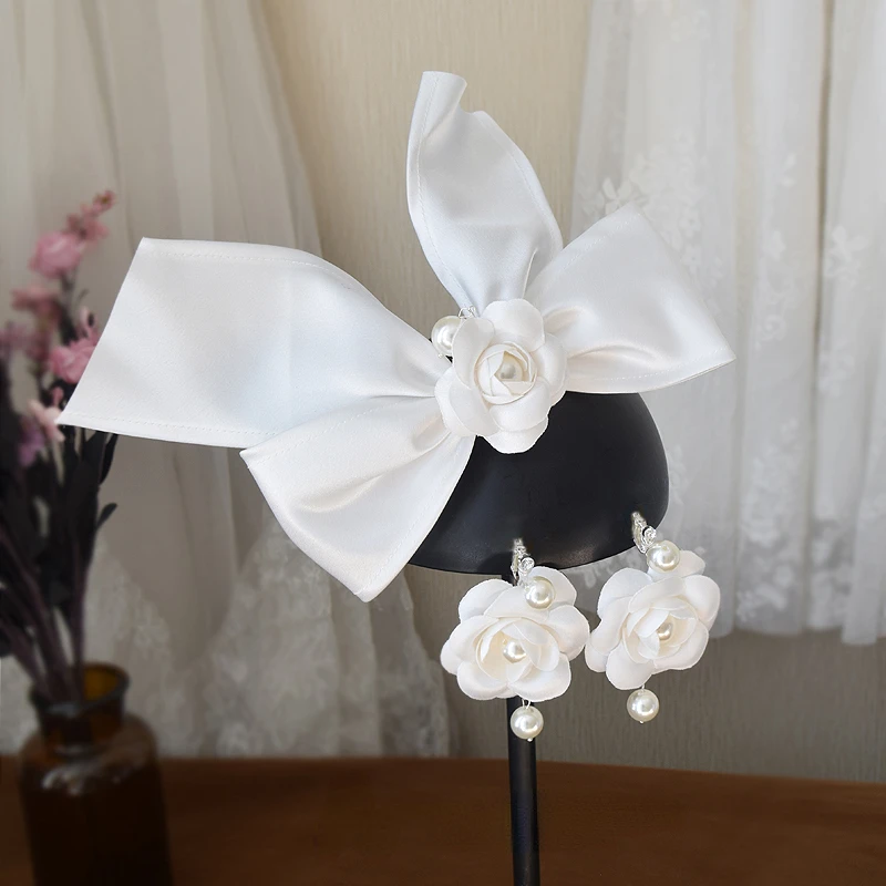 White fabric satin bow hairband earrings three-dimensional multi-layer Flower Hair decoration wedding hair accessories
White fabric satin bow hairband earrings three-dimensional multi-layer Flower Hair decoration wedding hair accessories