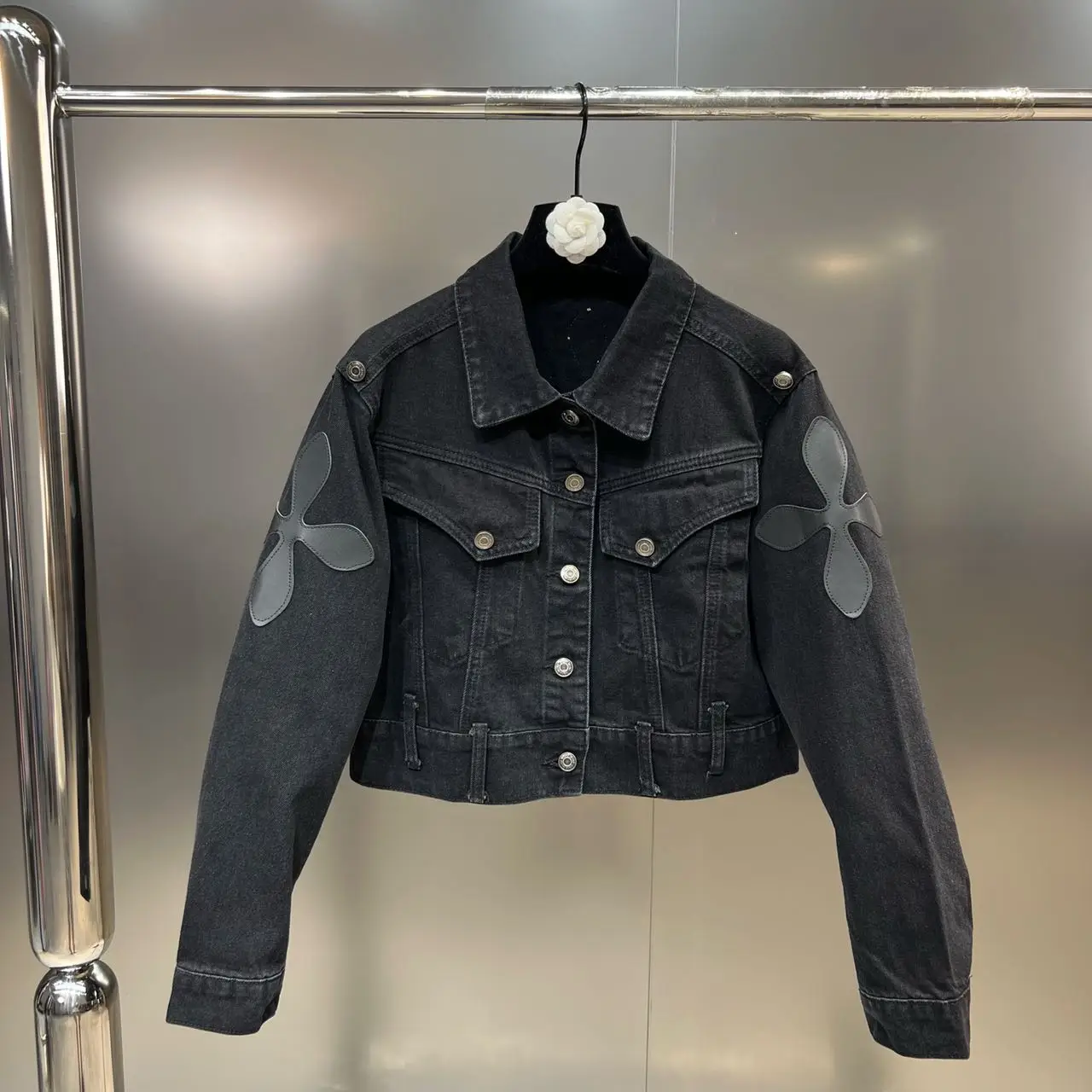 Autumn Women's Lapel Long-sleeved Label Cross Multi-button Street Slim Denim Jean Jacket
Autumn Women's Lapel Long-sleeved Label Cross Multi-button Street Slim Denim Jean Jacket