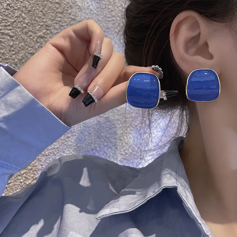 2022 Korea Blue Geometric Simple Shape Earrings for Women Hanging Dangle Earring Ear Jewelry
2022 Korea Blue Geometric Simple Shape Earrings for Women Hanging Dangle Earring Ear Jewelry