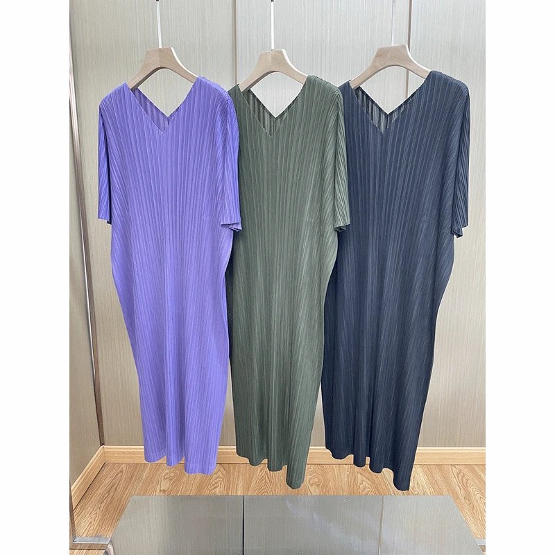Wrinkled Paper Man Series V-neck Fashion Temperament Short-sleeved Dress Loose and Thin Dress Spring and Summer 
Wrinkled Paper Man Series V-neck Fashion Temperament Short-sleeved Dress Loose and Thin Dress Spring and Summer