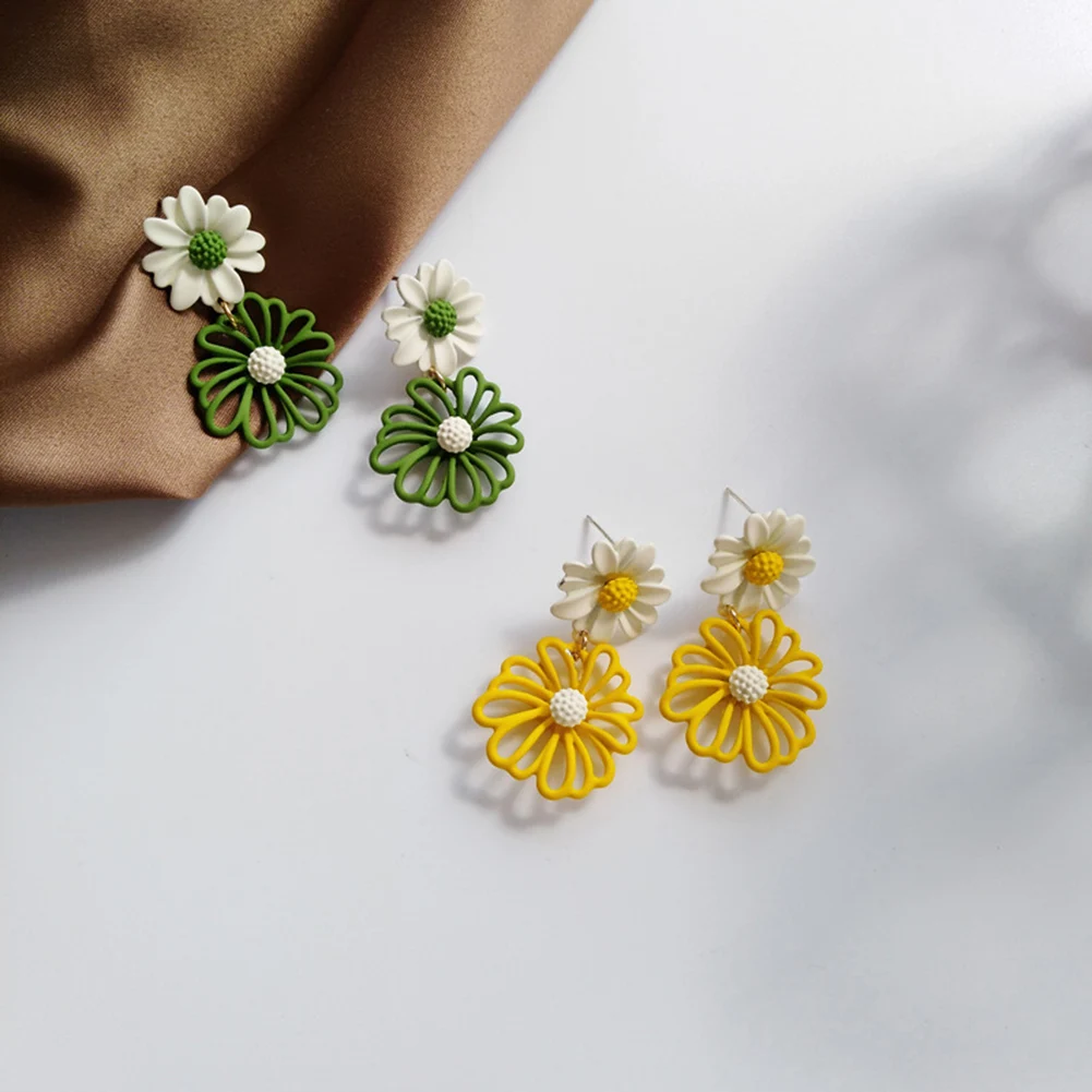 Summer New Korean Daisy Flower Stud Earrings For Women Contrast Color Hollow Sunflower Earring Girl Party Jewelry Gift Popular
Summer New Korean Daisy Flower Stud Earrings For Women Contrast Color Hollow Sunflower Earring Girl Party Jewelry Gift Popular