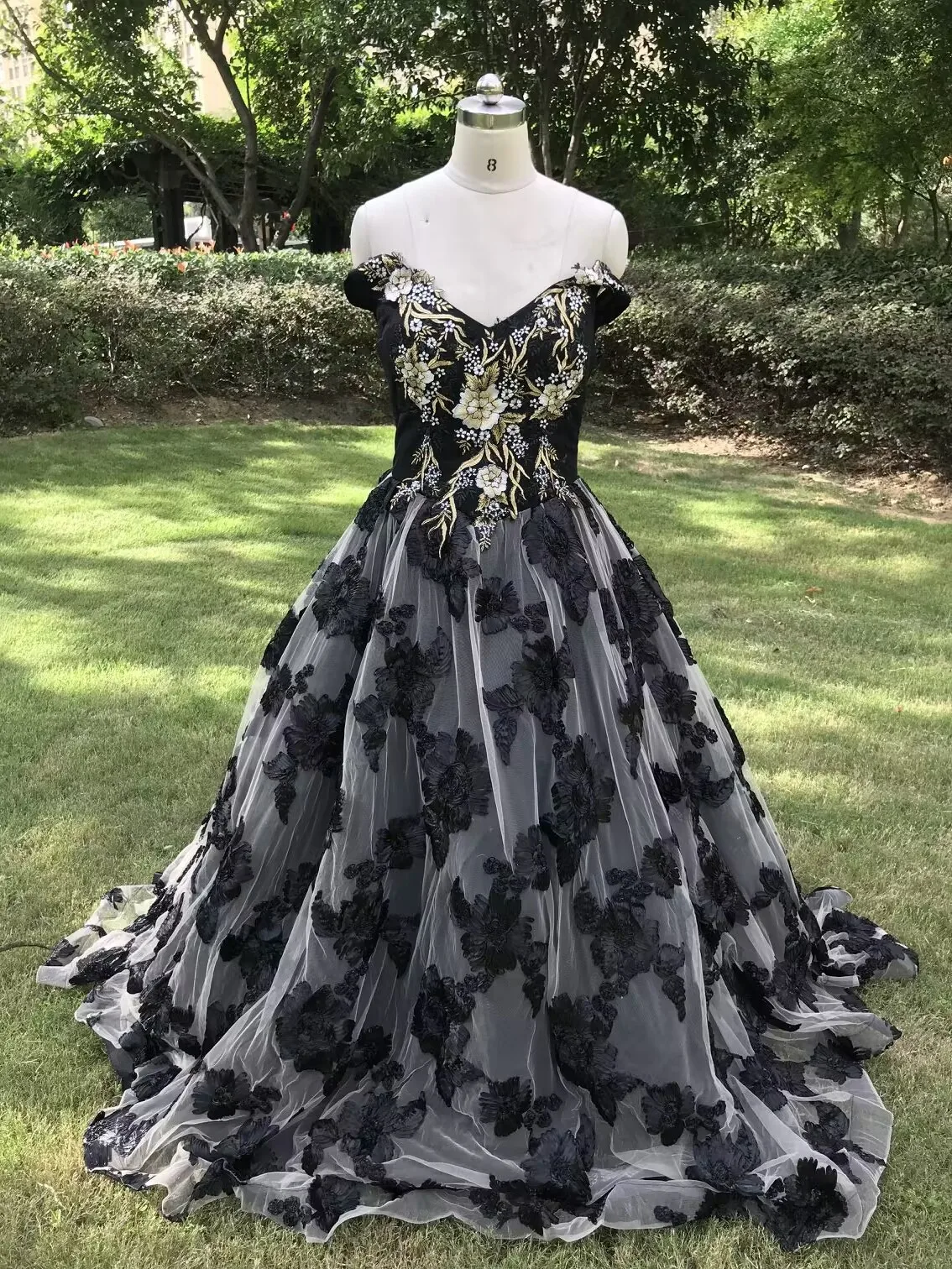 Instock Sample Clearance Ball Gown Princess Prom Dress Off The Shoulder Sweetheart Appliques Formal Tulle Long Graduation Dress
Instock Sample Clearance Ball Gown Princess Prom Dress Off The Shoulder Sweetheart Appliques Formal Tulle Long Graduation Dress