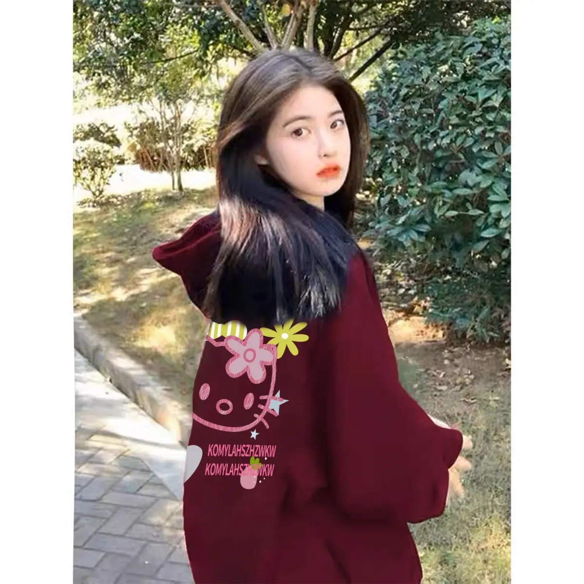 Anime Kawaii Sanrio Hello Kitty Cute Cartoon Girl Sweater Autumn Winter New Wine Red Printed Hooded Jacket Loose All-Match Top
Anime Kawaii Sanrio Hello Kitty Cute Cartoon Girl Sweater Autumn Winter New Wine Red Printed Hooded Jacket Loose All-Match Top