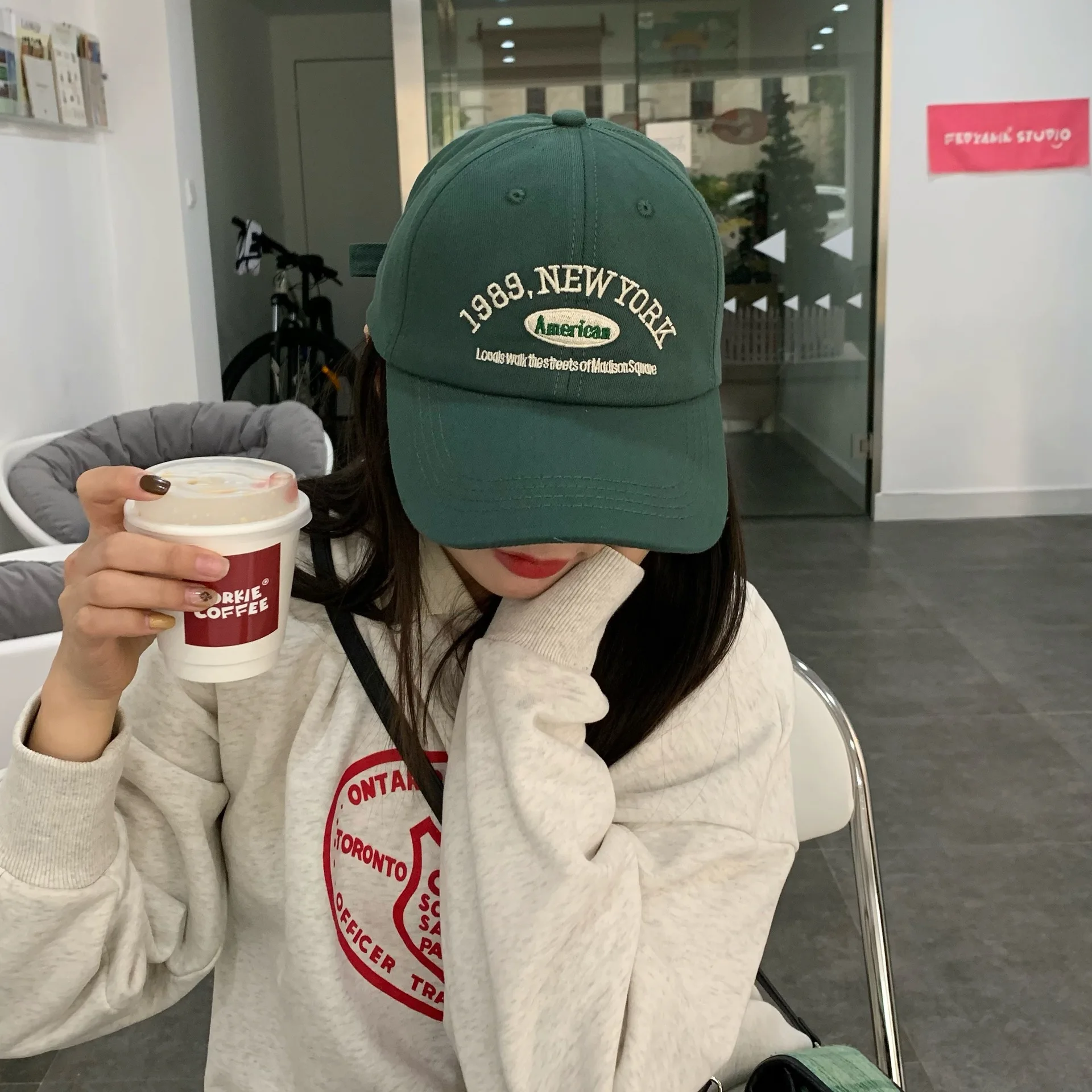 Big head Wai baseball cap women's summer and Korean version versatile duck tongue cap men's outdoor travel Big Brim Sun Visor
Big head Wai baseball cap women's summer and Korean version versatile duck tongue cap men's outdoor travel Big Brim Sun Visor