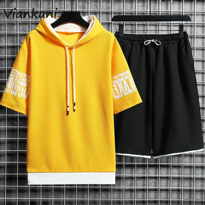 Casual Men Short Sleeved Sets 2022 Summer New Mens Harajuku Hooded T-shirt + Shorts Fashion Printing 2 Piece Suit Mens Clothing
Casual Men Short Sleeved Sets 2022 Summer New Mens Harajuku Hooded T-shirt + Shorts Fashion Printing 2 Piece Suit Mens Clothing