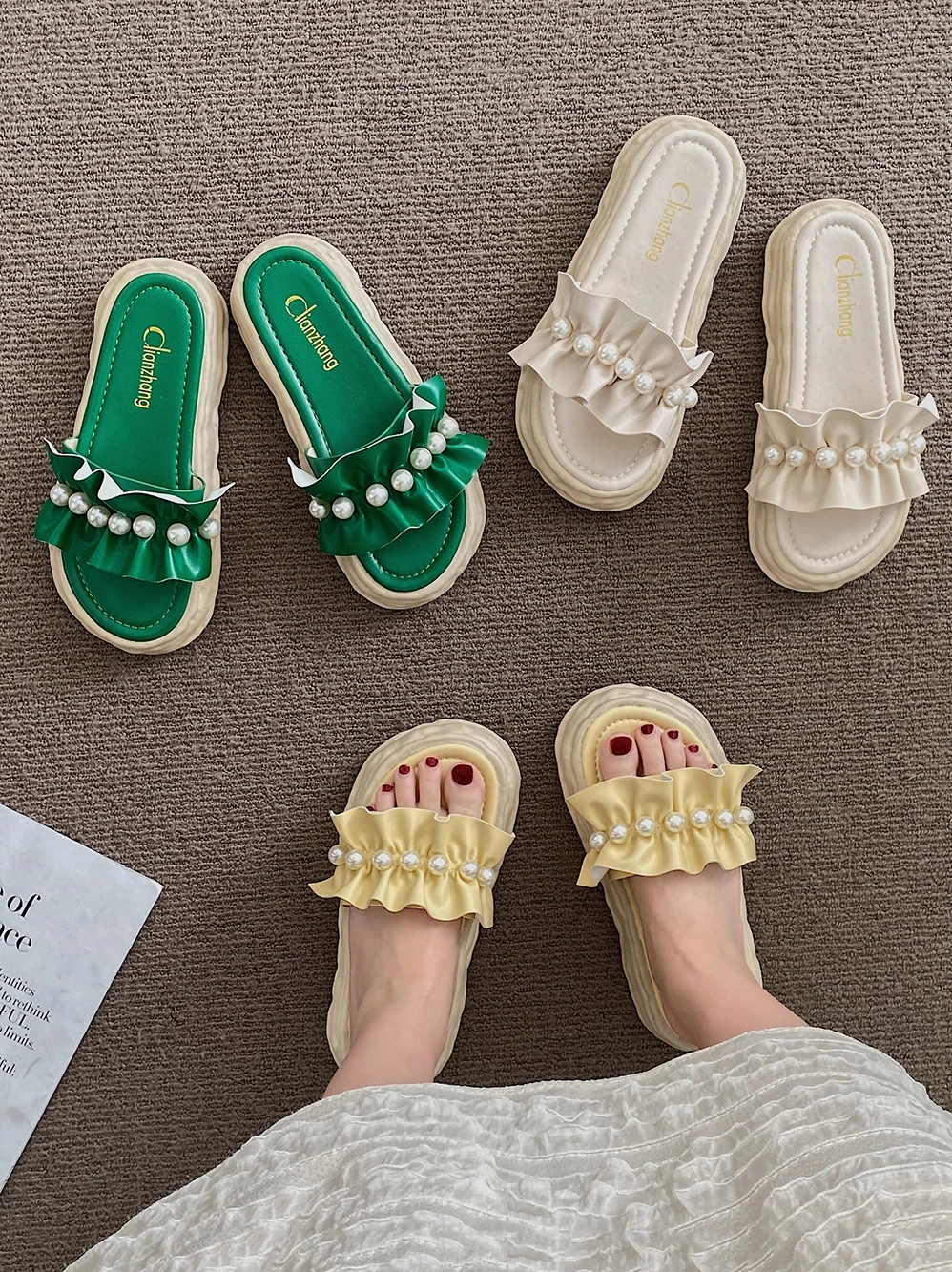 Shoes For Girls Med Womens Slippers Outdoor Slides Shale Female Beach String Bead Platform Fashion Pantofle Lady Sabot Summer Lu
Shoes For Girls Med Womens Slippers Outdoor Slides Shale Female Beach String Bead Platform Fashion Pantofle Lady Sabot Summer Lu