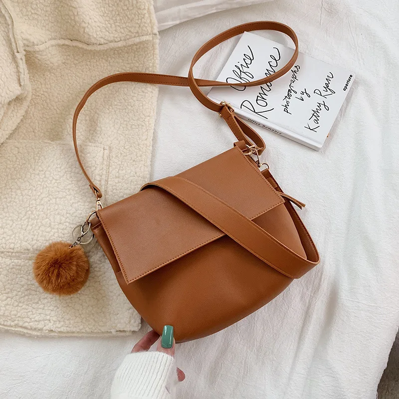 2023 модная винтажная сумка-мессенджер, женская сумка на плечо с подвеской, Женская вместительная сумка-мешок, сумка-тоут через плечо, сумки
2023 модная винтажная сумка-мессенджер, женская сумка на плечо с подвеской, Женская вместительная сумка-мешок, сумка-тоут через плечо, сумки