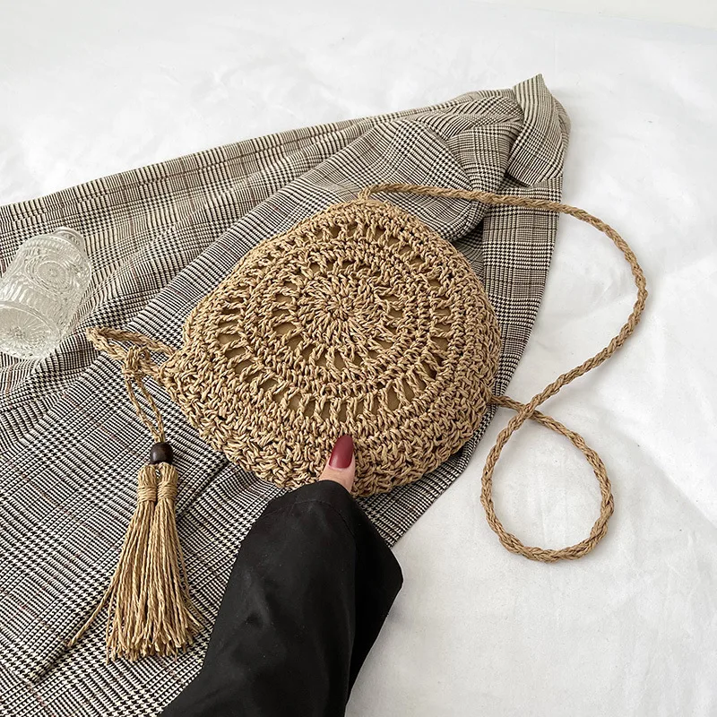 Fashion Casual Women's Shoulder Bag Straw Weaving Designer Simple Seaside Handbag for Women 2022 New Hollowed Out Female Bag
Fashion Casual Women's Shoulder Bag Straw Weaving Designer Simple Seaside Handbag for Women 2022 New Hollowed Out Female Bag