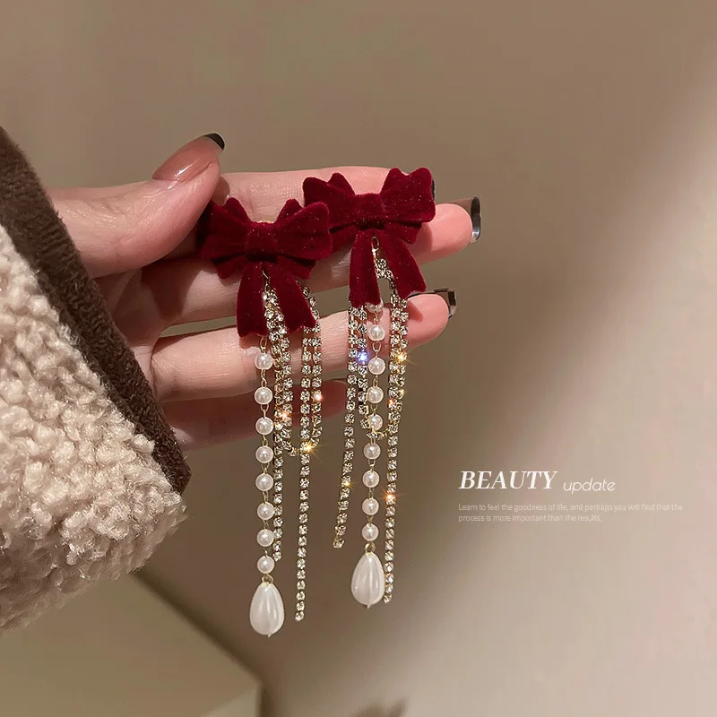 2022 Winter Trendy Red Flocking Bowknot Earrings Sparkling Tassels Rhinestone Drop Earrings For Women Christmas Party Gift
2022 Winter Trendy Red Flocking Bowknot Earrings Sparkling Tassels Rhinestone Drop Earrings For Women Christmas Party Gift