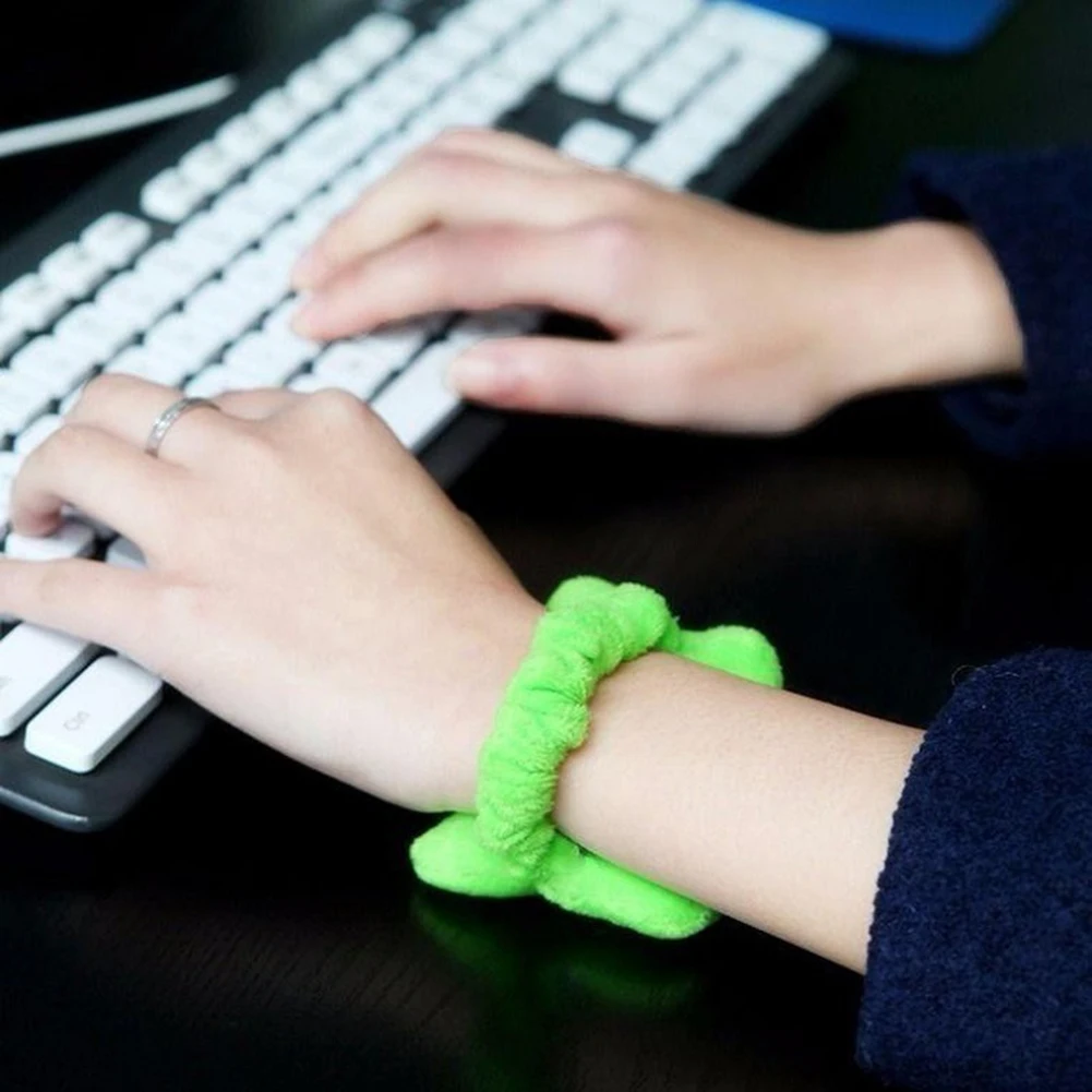 Office Worker Multi-purpose Wrist Pad Mouse Wrist Guards Hair Band Mouse Wrist Soft And Freely Moveable Wrist Hand Pillow
Office Worker Multi-purpose Wrist Pad Mouse Wrist Guards Hair Band Mouse Wrist Soft And Freely Moveable Wrist Hand Pillow