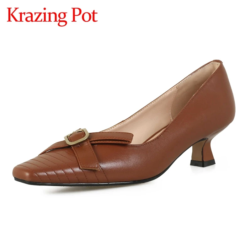 Krazing pot 2022 spring new arrival cow split leather small square toe med heel buckle decorations retro fashion women pumps L91
Krazing pot 2022 spring new arrival cow split leather small square toe med heel buckle decorations retro fashion women pumps L91