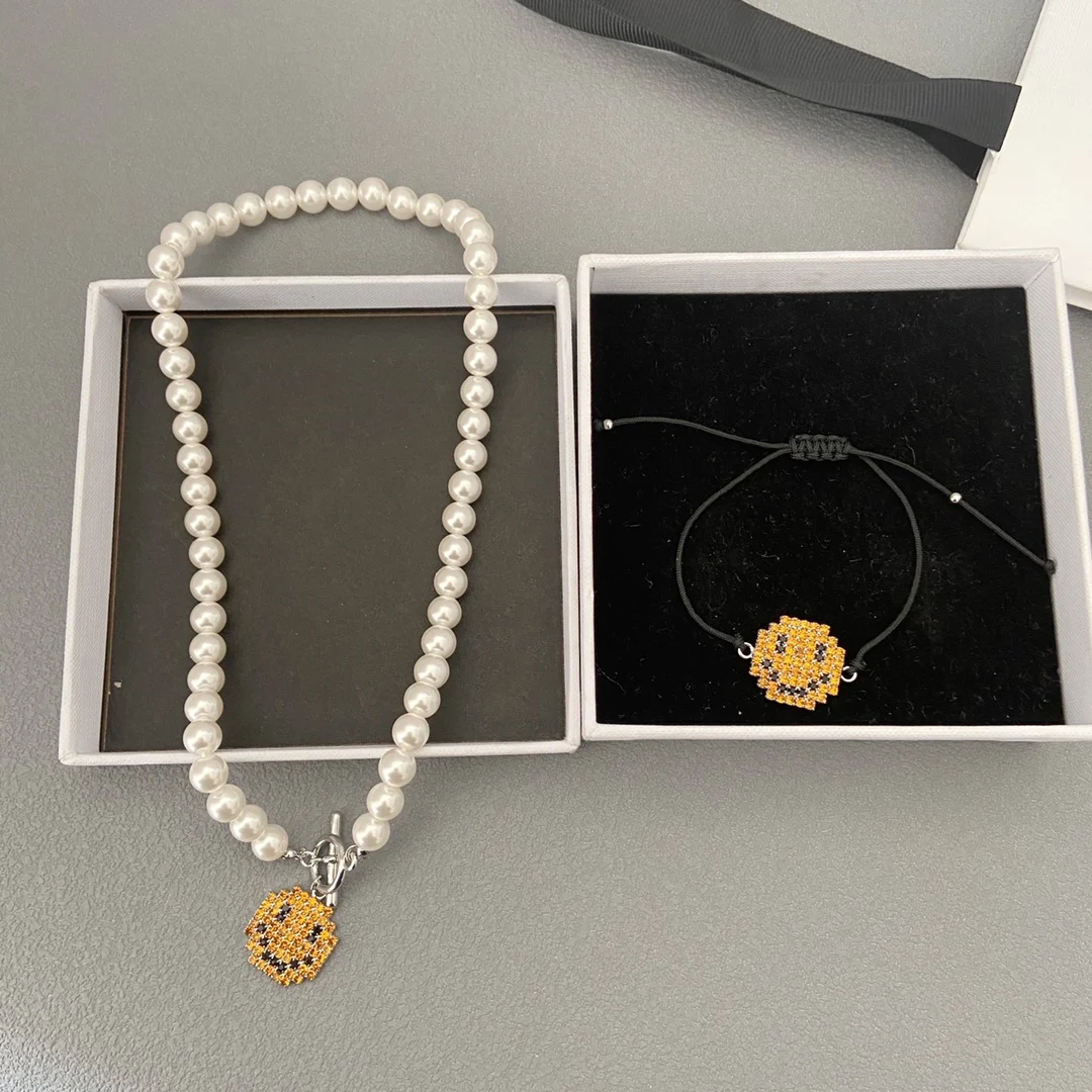 2020VH европейские и американские модные ювелирные изделия, летняя жемчужная подвеска со смайликом, женское ожерелье, браслет 
2020VH европейские и американские модные ювелирные изделия, летняя жемчужная подвеска со смайликом, женское ожерелье, браслет