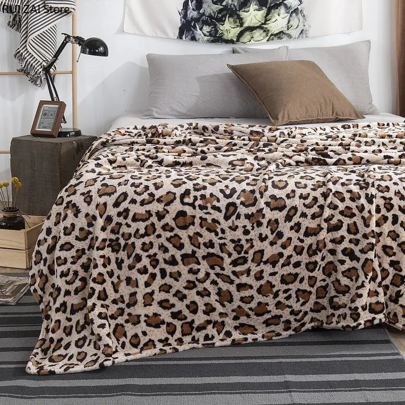 Winter Blanket Classic Leopard Print Blanket 100% Polyester Sheet Blanket Bedding Sofa Soft Sleeping Blanket Warm Blanket
Winter Blanket Classic Leopard Print Blanket 100% Polyester Sheet Blanket Bedding Sofa Soft Sleeping Blanket Warm Blanket