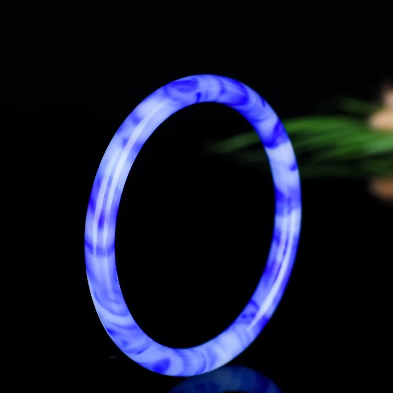Golden Jade Blue and White Jade Thin Round Bracelet Female Simple Joker Jingle Bracelet.
Golden Jade Blue and White Jade Thin Round Bracelet Female Simple Joker Jingle Bracelet.