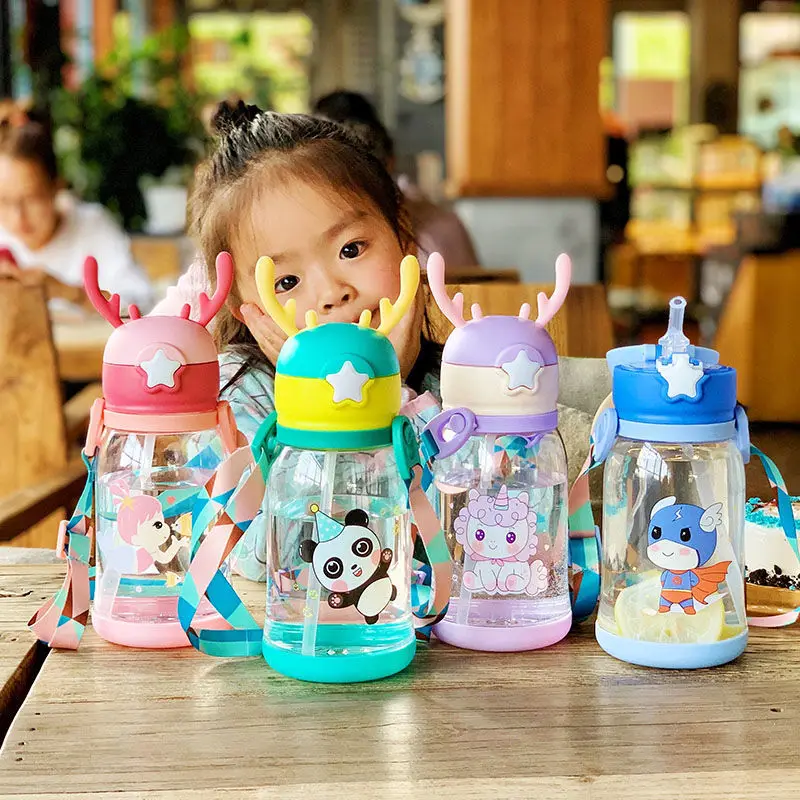 550ML Children Bottle for Outdoor Travel School Cute Cartoon Animal Baby Water Bottle with Shoulder Strap for Boy Girl
550ML Children Bottle for Outdoor Travel School Cute Cartoon Animal Baby Water Bottle with Shoulder Strap for Boy Girl