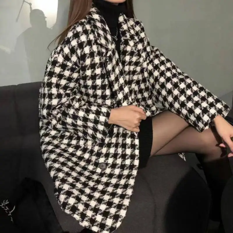 Women's Autumn and Winter Coat Woolen Women's Fashion 2022 New Korean Version Loose and Thin All-match Suit Plaid Coat
Women's Autumn and Winter Coat Woolen Women's Fashion 2022 New Korean Version Loose and Thin All-match Suit Plaid Coat