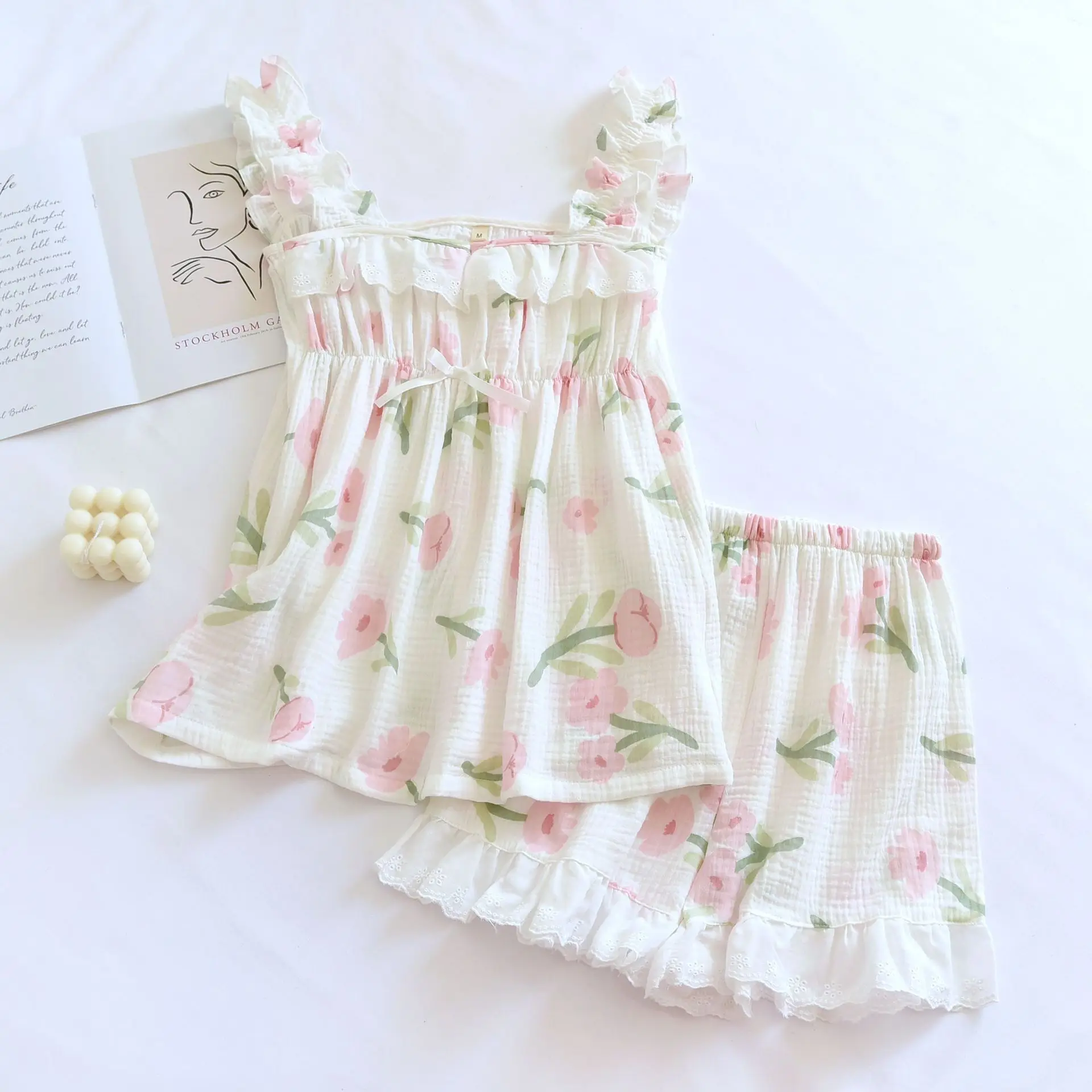 2023 Summer New Women's Pajama Set 100% Cotton Crepe Vest+Shorts Two Piece Ladies Pink Flower Sweet and Cute Home Fury Sleepwear
2023 Summer New Women's Pajama Set 100% Cotton Crepe Vest+Shorts Two Piece Ladies Pink Flower Sweet and Cute Home Fury Sleepwear