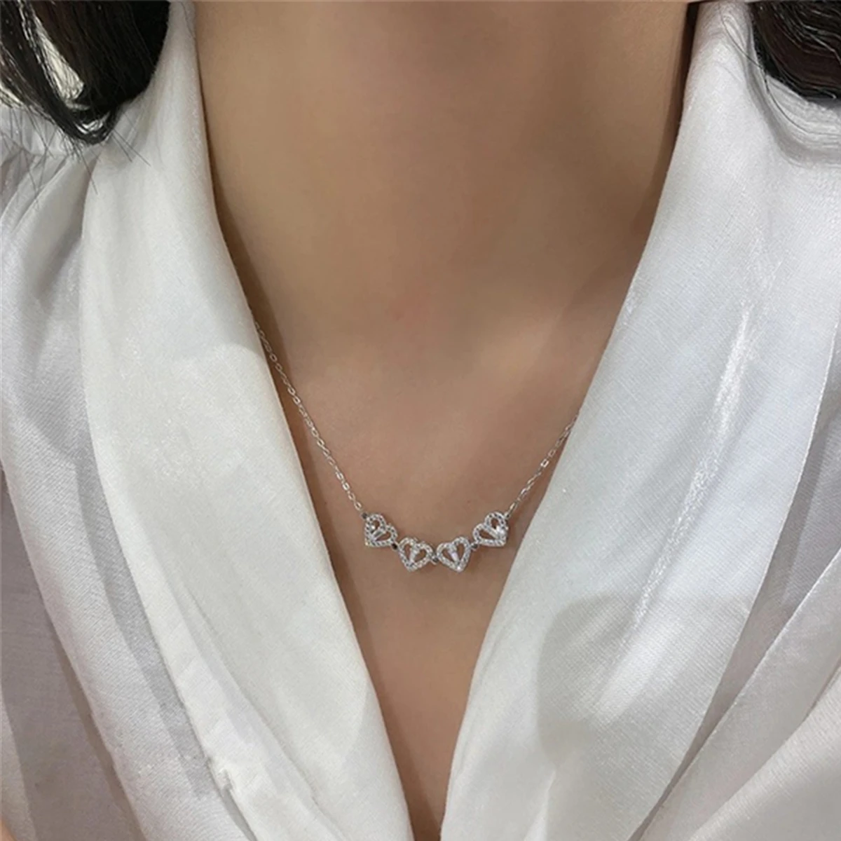 

For Women Titanium Steel Four-leaf Clover Necklace Women's Summer Niche Design Sense Light Luxury Love Collarbone Chain Ornament