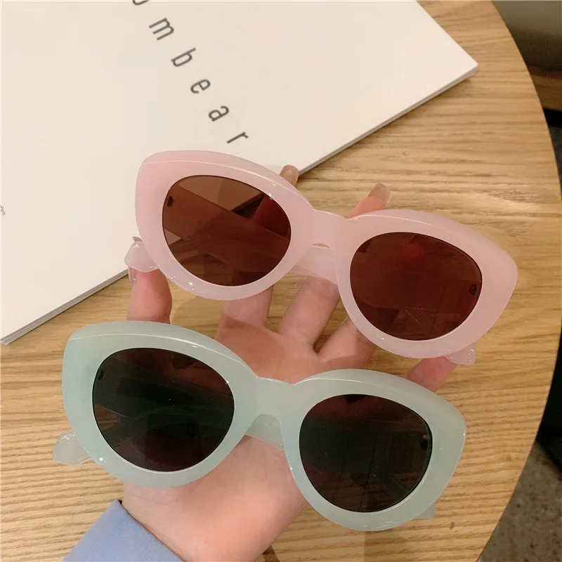 New Fashion Oval Sunglasses for Women Cat Eye Style UV400 Protection Eyewear Jelly Color Sun Glasses
New Fashion Oval Sunglasses for Women Cat Eye Style UV400 Protection Eyewear Jelly Color Sun Glasses