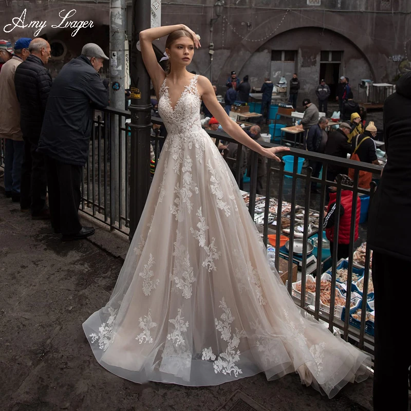 Роскошное дизайнерское свадебное платье-трапеция со шлейфом и аппликацией, сексуальное винтажное платье невесты с открытой спиной и V-образным вырезом, 2023 
Роскошное дизайнерское свадебное платье-трапеция со шлейфом и аппликацией, сексуальное винтажное платье невесты с открытой спиной и V-образным вырезом, 2023