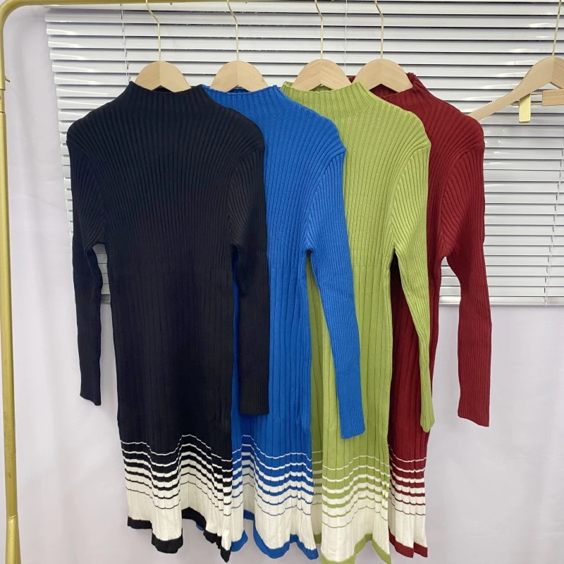 Женское трикотажное платье в полоску, с круглым вырезом
Женское трикотажное платье в полоску, с круглым вырезом