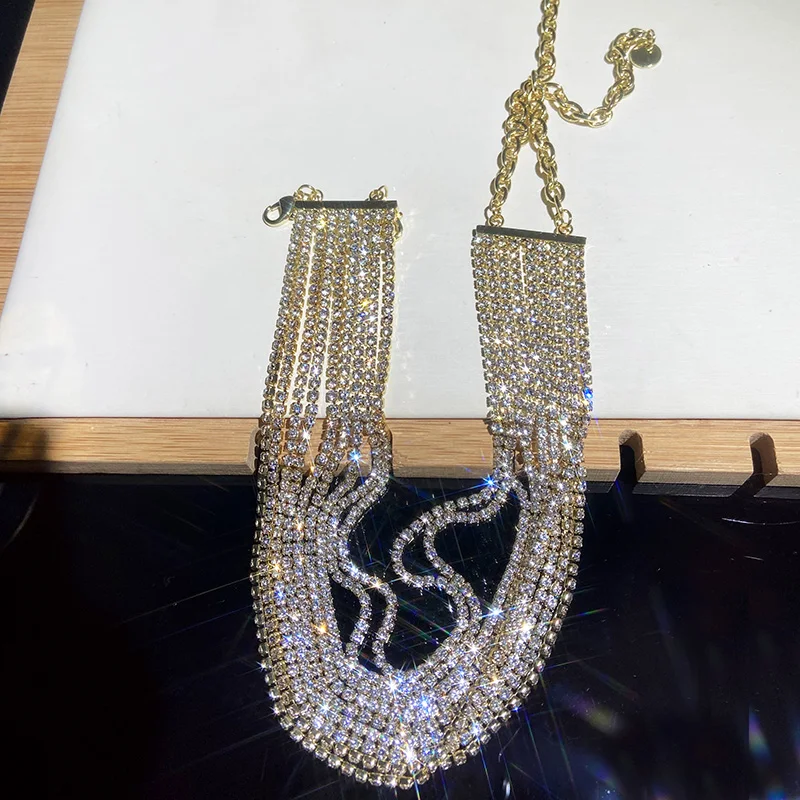 

Multi-layer rhinestone exploding flash necklace design sense of the minority light luxury crystal neckband women's high-level se