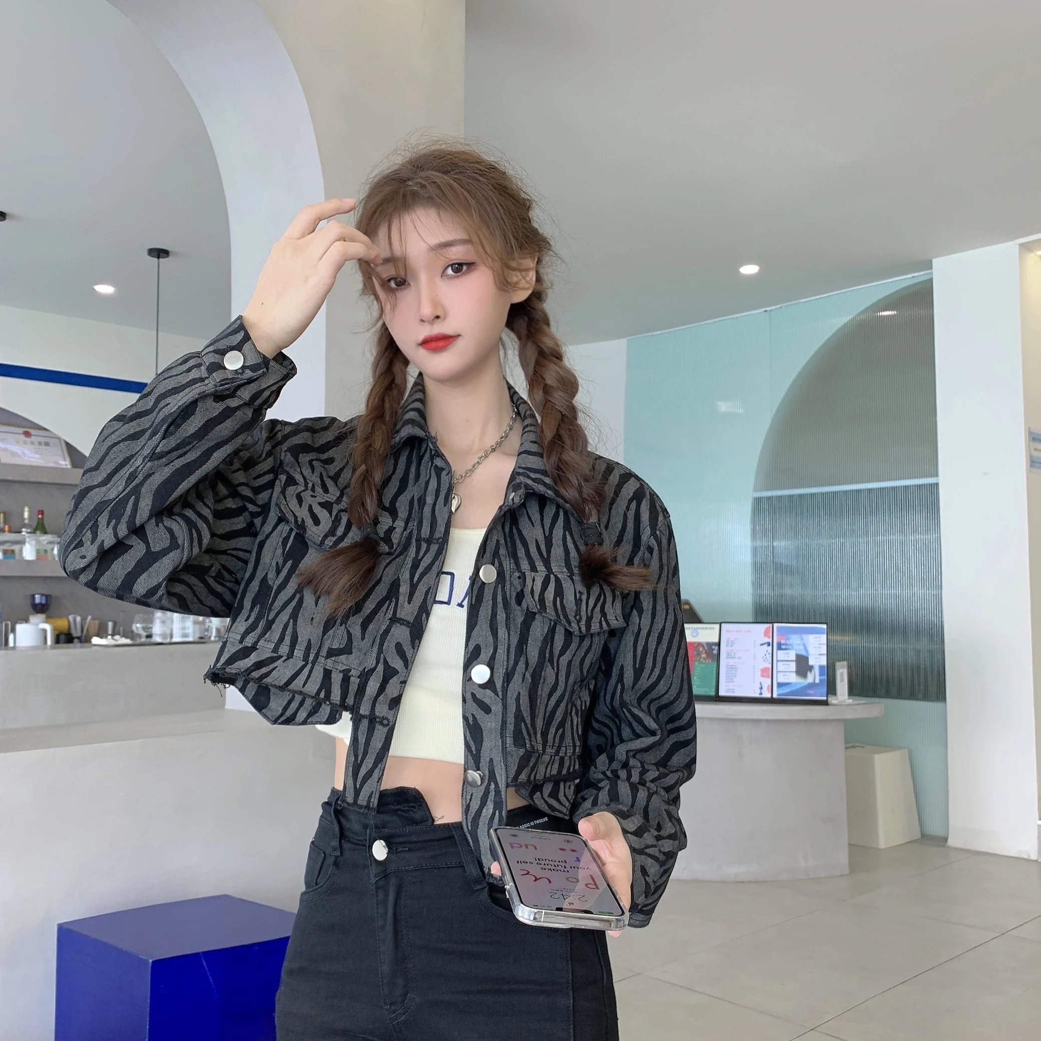 Zebra Pattern Crop Tops Women Summer Fashion Trends Sexy Streetwear Teen Girls Slim Fit Jeans Jacket Daily Denim Casual Clothing
Zebra Pattern Crop Tops Women Summer Fashion Trends Sexy Streetwear Teen Girls Slim Fit Jeans Jacket Daily Denim Casual Clothing
