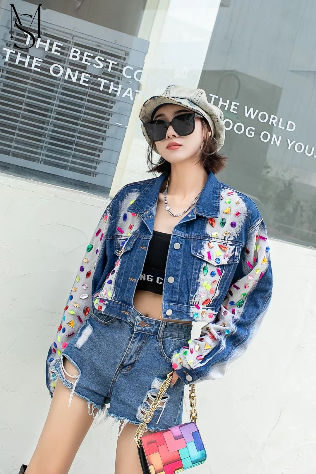 Европейская станция, Новинка осени 2022, тяжелая промышленная модная индивидуальная джинсовая куртка с блестками и бусинами для ногтей, женская мода
Европейская станция, Новинка осени 2022, тяжелая промышленная модная индивидуальная джинсовая куртка с блестками и бусинами для ногтей, женская мода