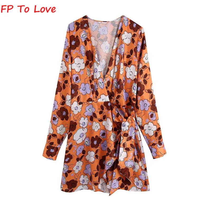 Женское мини-платье с цветочным принтом, V-образным вырезом и высокой талией
Женское мини-платье с цветочным принтом, V-образным вырезом и высокой талией