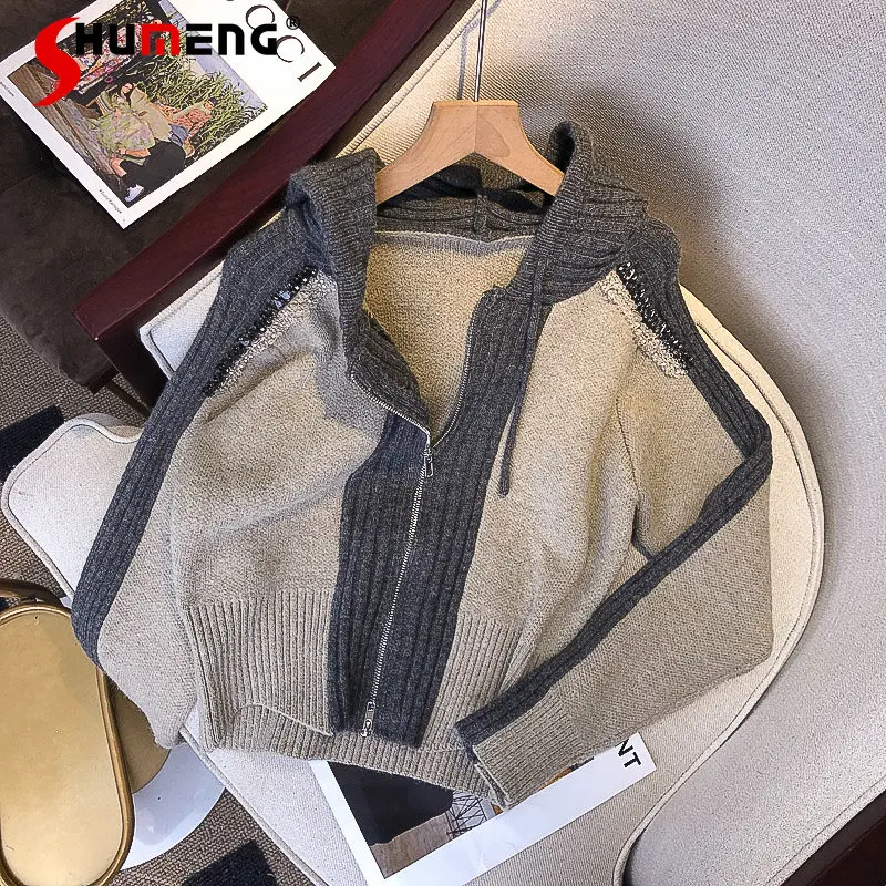 Vintage Beaded Contrast Color Hooded Knitted Cardigan Coat Women's 2022 Autumn Winter Fahsion Sweet Double Zipper Short Sweater
Vintage Beaded Contrast Color Hooded Knitted Cardigan Coat Women's 2022 Autumn Winter Fahsion Sweet Double Zipper Short Sweater