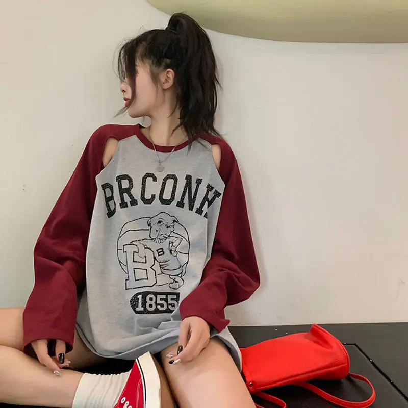 Summer loose hole letters hit color large size clothes American style hole design sense long-sleeved sunscreen t-shirt women
Summer loose hole letters hit color large size clothes American style hole design sense long-sleeved sunscreen t-shirt women