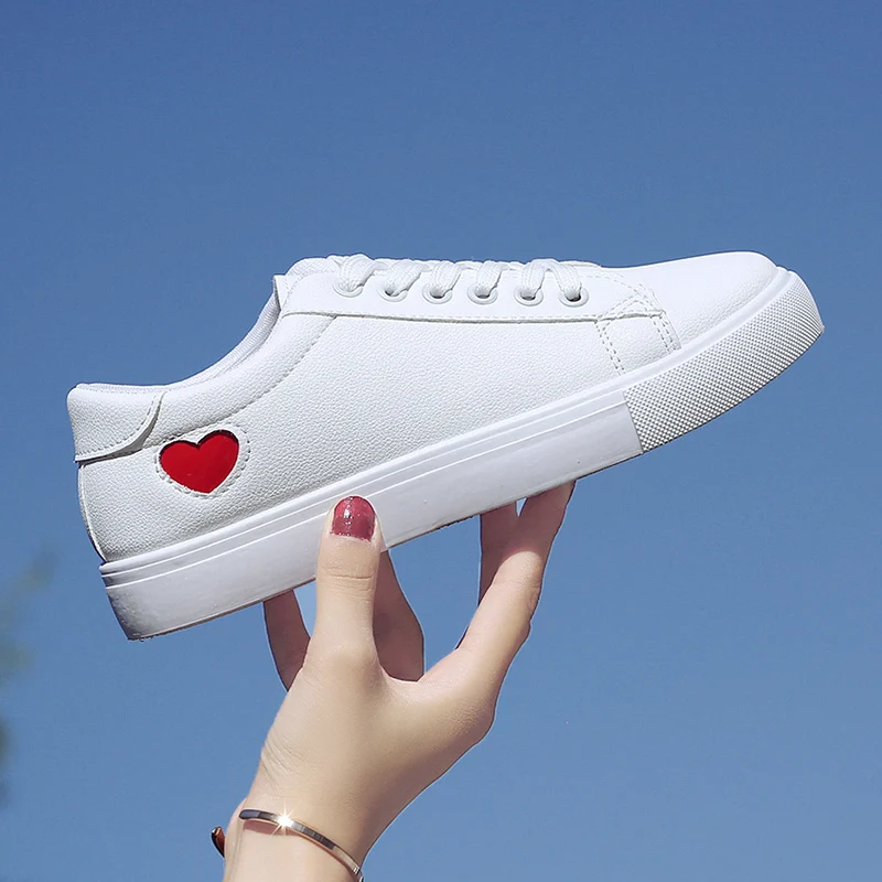 2022 Autumn Woman Shoes Fashion New Woman PU Leather Shoes Ladies Breathable Cute Heart Flats Casual Shoes White Sneakers
2022 Autumn Woman Shoes Fashion New Woman PU Leather Shoes Ladies Breathable Cute Heart Flats Casual Shoes White Sneakers