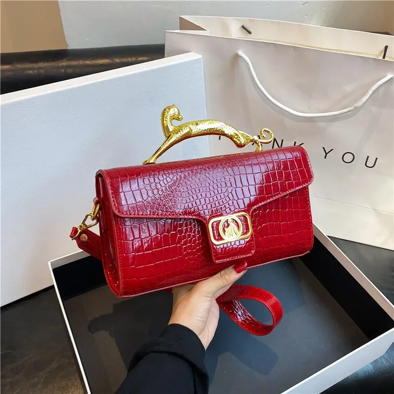 Pattern Metal Leather Ladies Bags Patent Women Quality Cross Shoulder Stone Luxury Crocodile For Handle Body Females Handbags
Pattern Metal Leather Ladies Bags Patent Women Quality Cross Shoulder Stone Luxury Crocodile For Handle Body Females Handbags