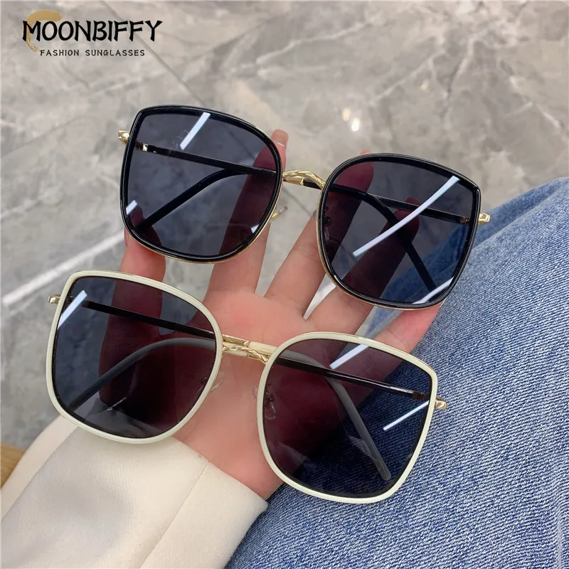 Korean Retro Trendy Sunglasses Women Summer Sunscreen Round Face Polarized Eyewear Female UV Protection Big Frame Sunglasses
Korean Retro Trendy Sunglasses Women Summer Sunscreen Round Face Polarized Eyewear Female UV Protection Big Frame Sunglasses
