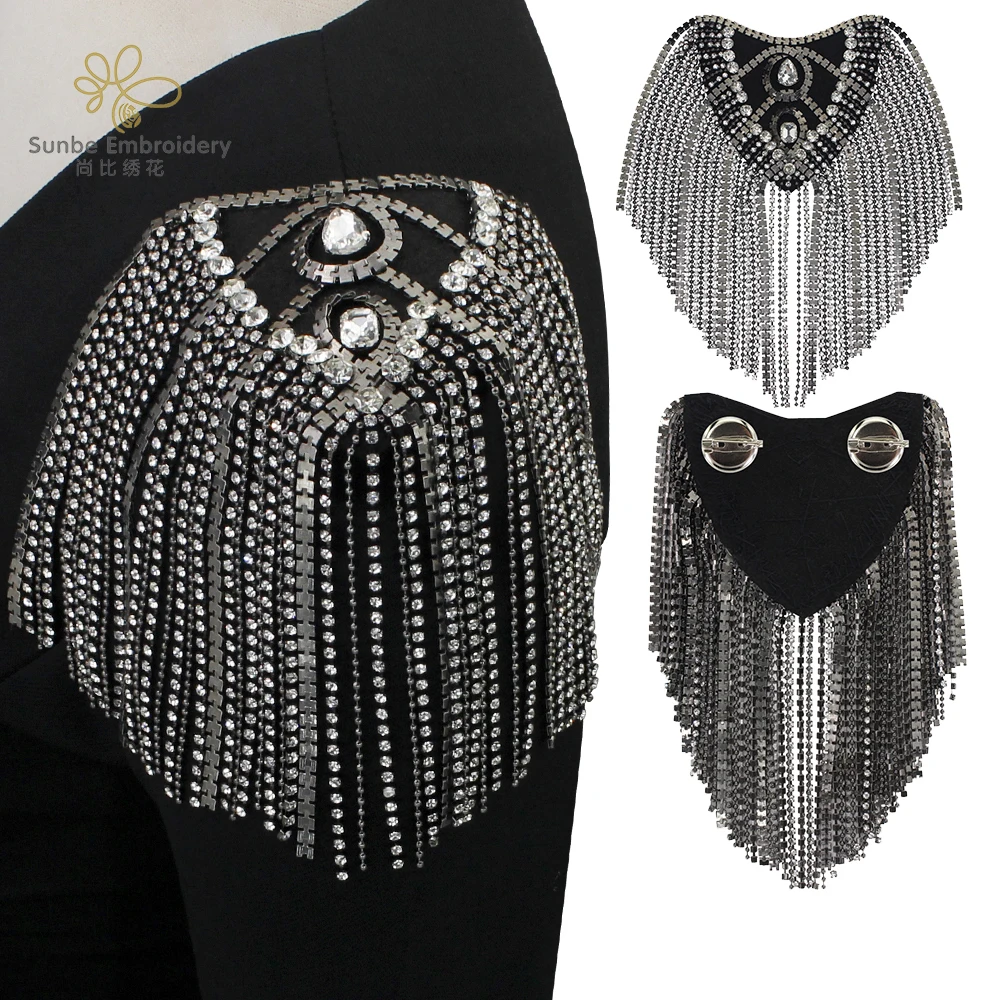 

Tassel Epaulettes Shoulder Patches Crystal Fringe Chain Shoulder Badge Brooch Pins for Ringmaster Costume 2 pieces