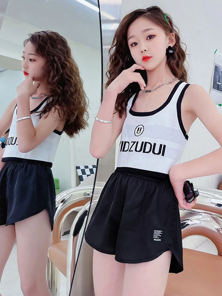 Foreign Style Alphabet Short Section Tight Camisole Girls Sports Shorts Korean Children's Clothing 2022 Summer New clothes
Foreign Style Alphabet Short Section Tight Camisole Girls Sports Shorts Korean Children's Clothing 2022 Summer New clothes